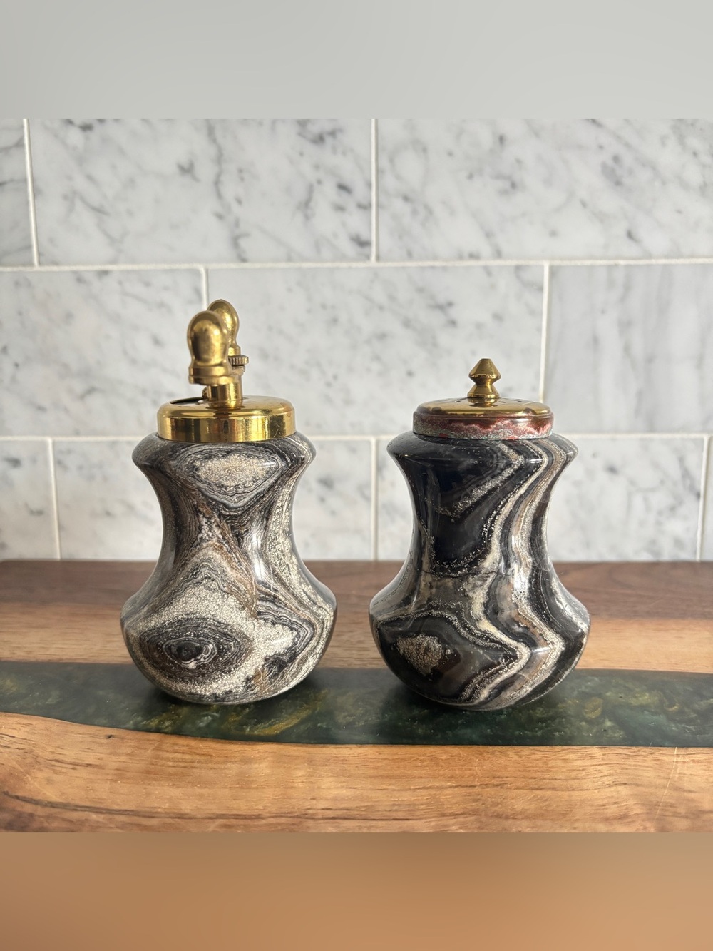 Vintage Italian Marble / Onyx Stone and Brass Salt and Pepper Mill Set - Picture 3 of 13